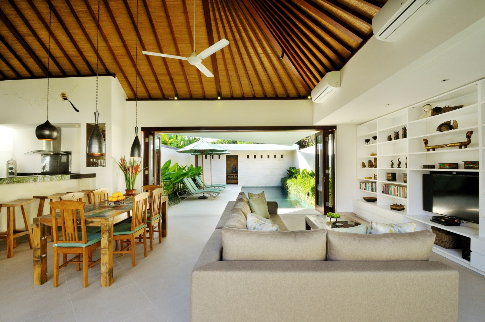 Chris-Jennifer Residence